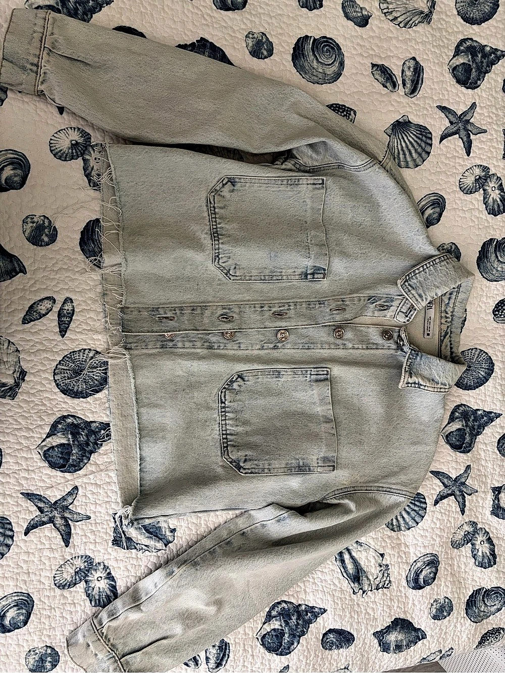Zara Denim Jacket in Blue Size Medium